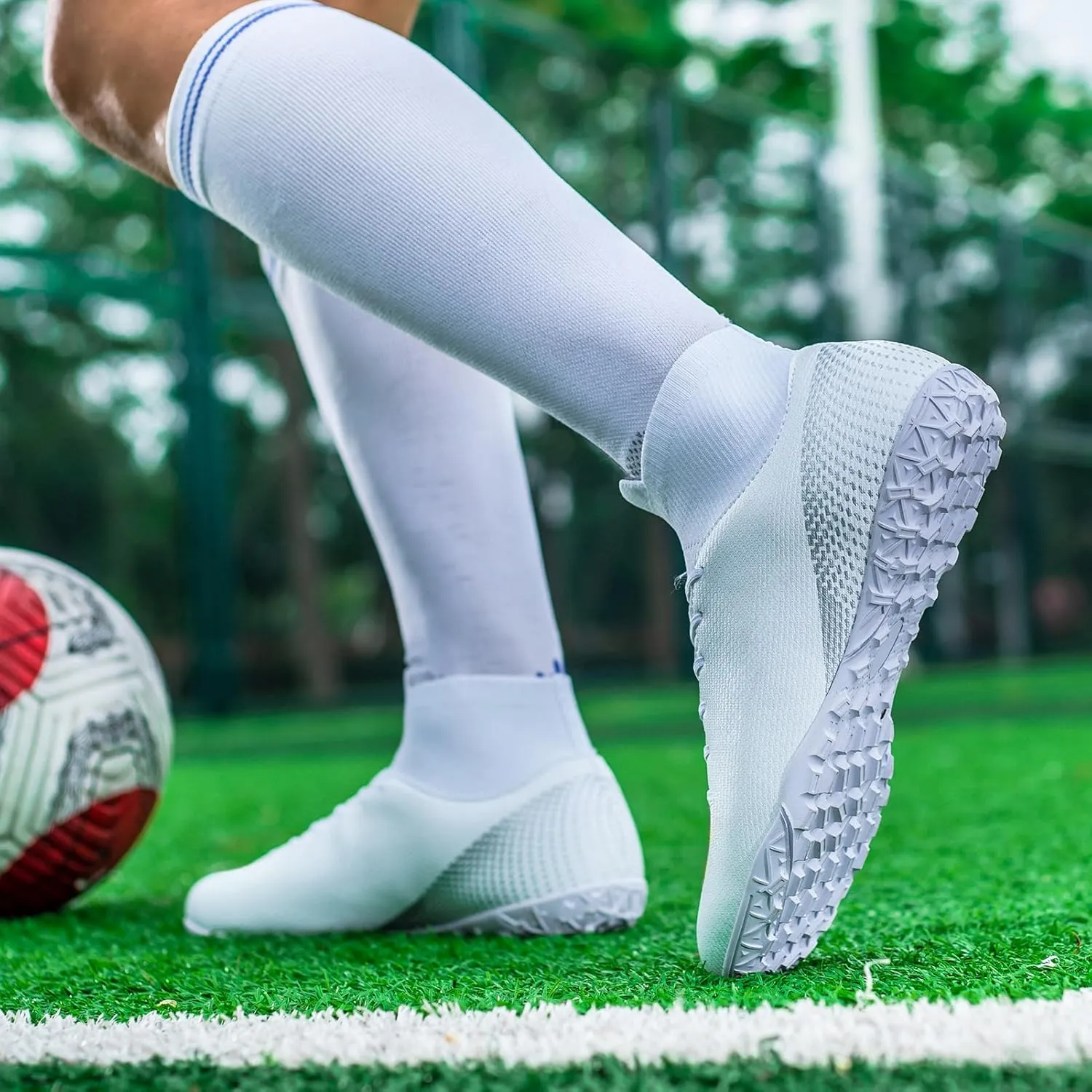 Boys Girls Soccer Cleats Kids Athletic Football Shoes Professional Training Sneakers