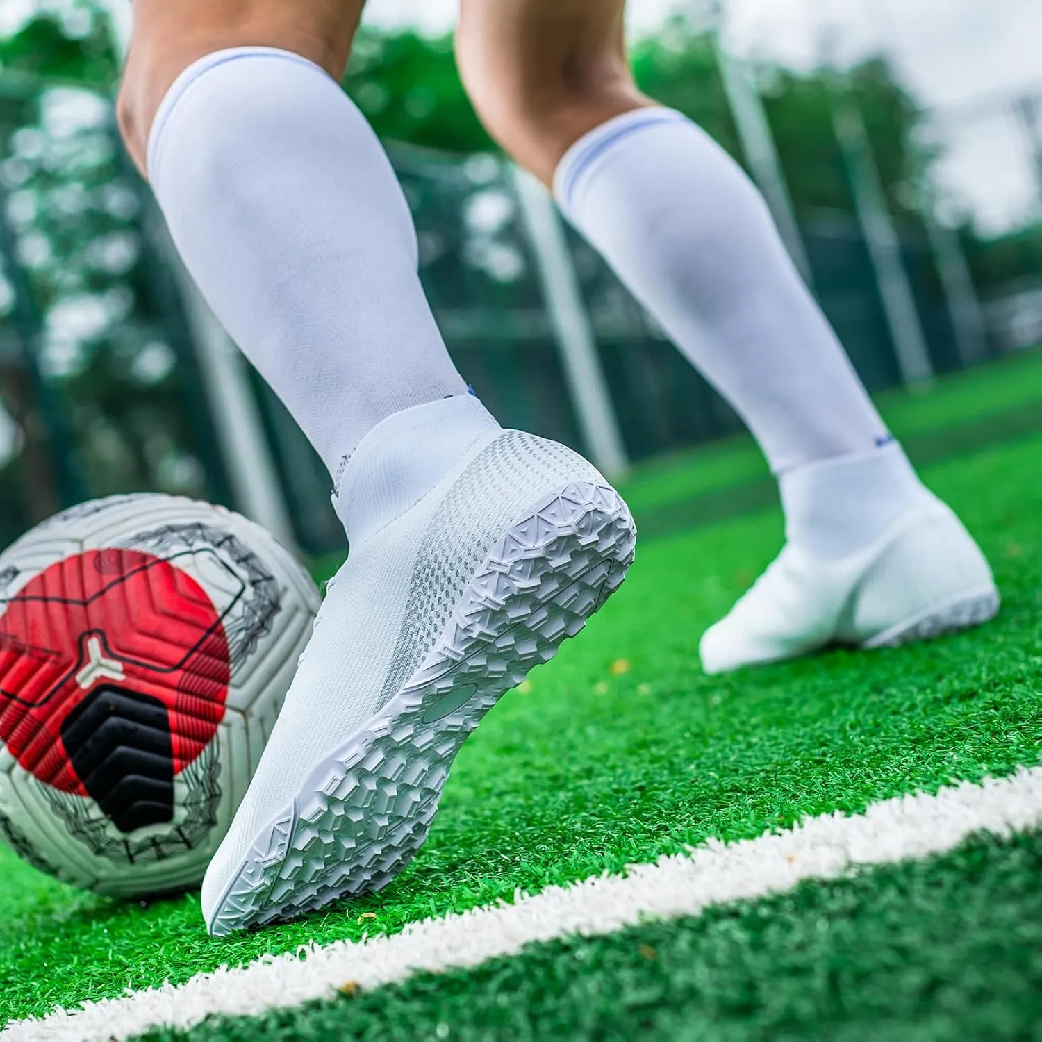 Boys Girls Soccer Cleats Kids Athletic Football Shoes Professional Training Sneakers