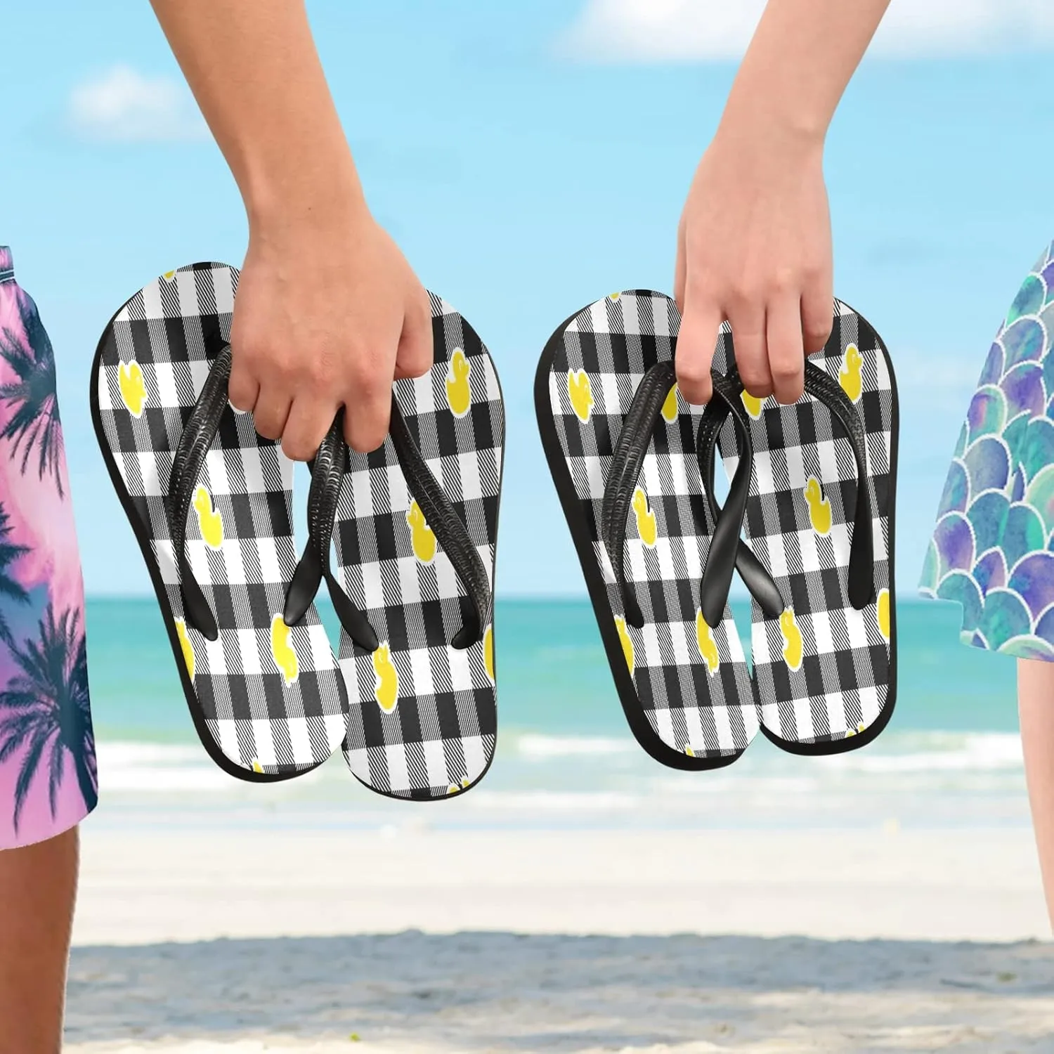 Duck Bird Tartan Plaid Womens Flip Flops Chick Buffalo Plaid Check Summer Beach Sandals Casual Thong Slippers Comfortable Shower Slippers Non Slip Water Sandals shoes M
