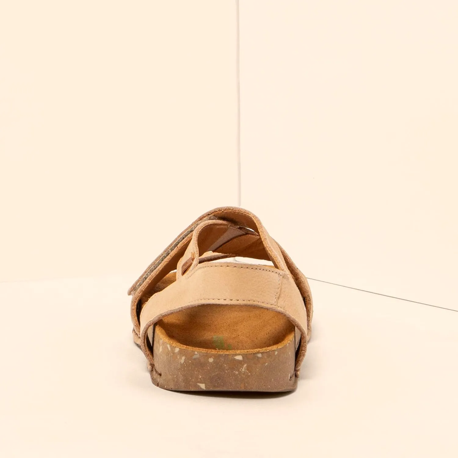 El Naturalista Unisex's Classic Flat Sandal