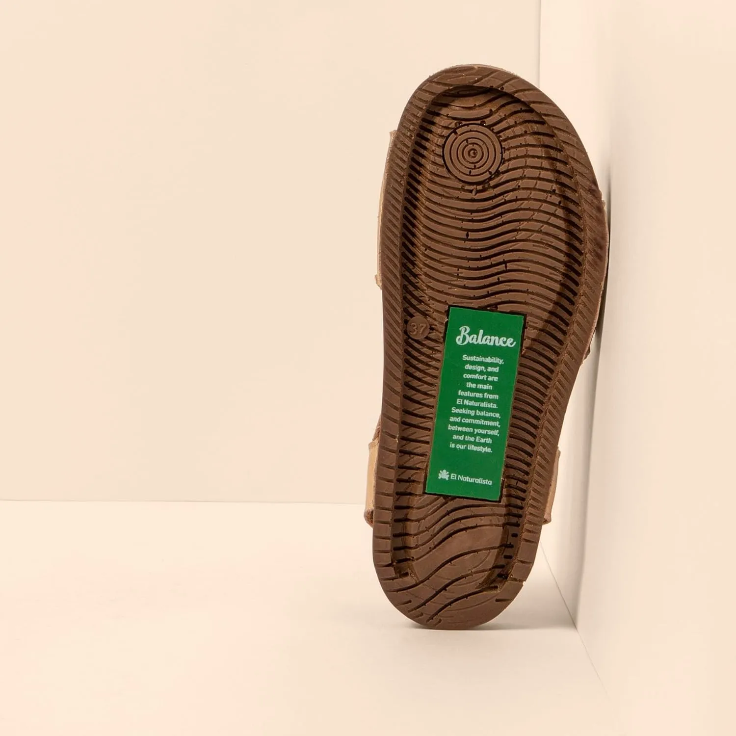 El Naturalista Unisex's Classic Flat Sandal