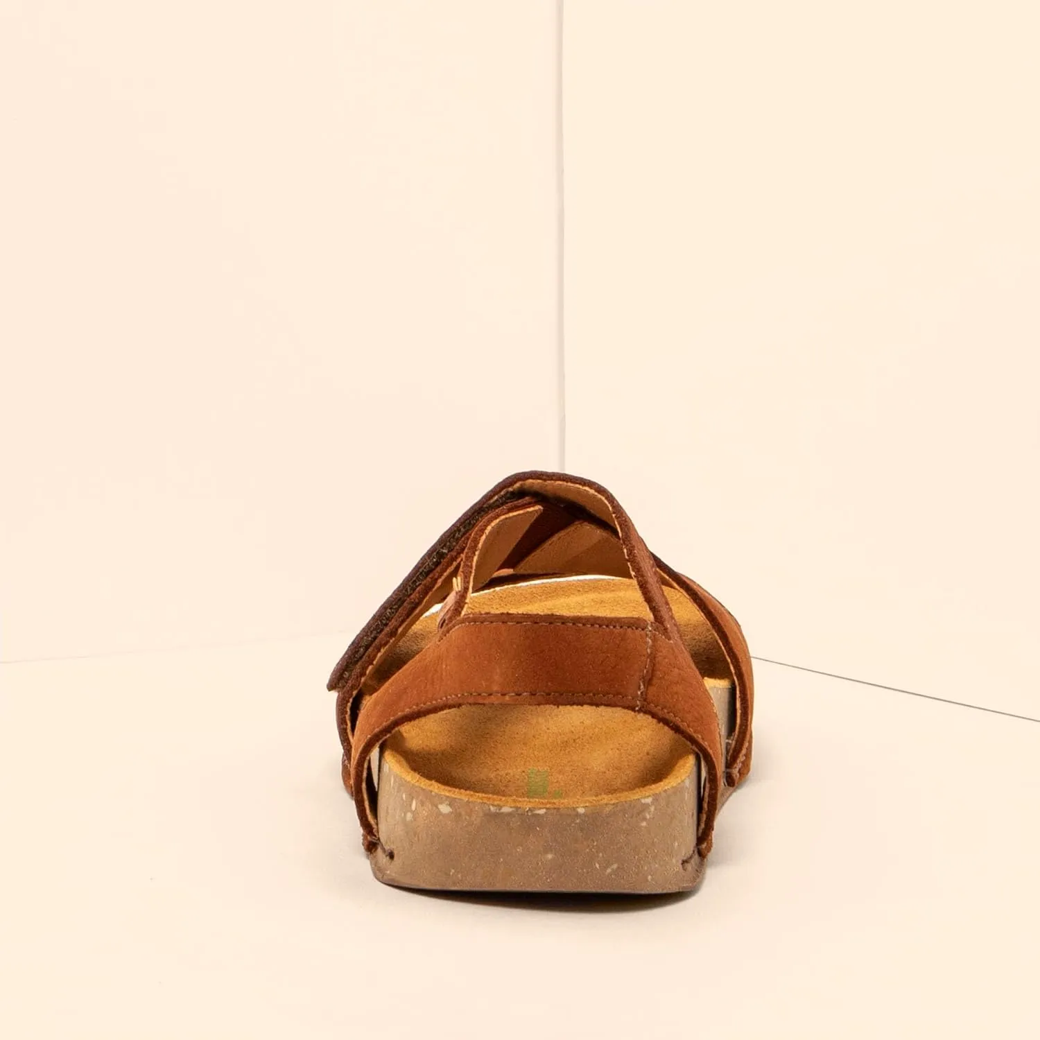 El Naturalista Unisex's Classic Flat Sandal