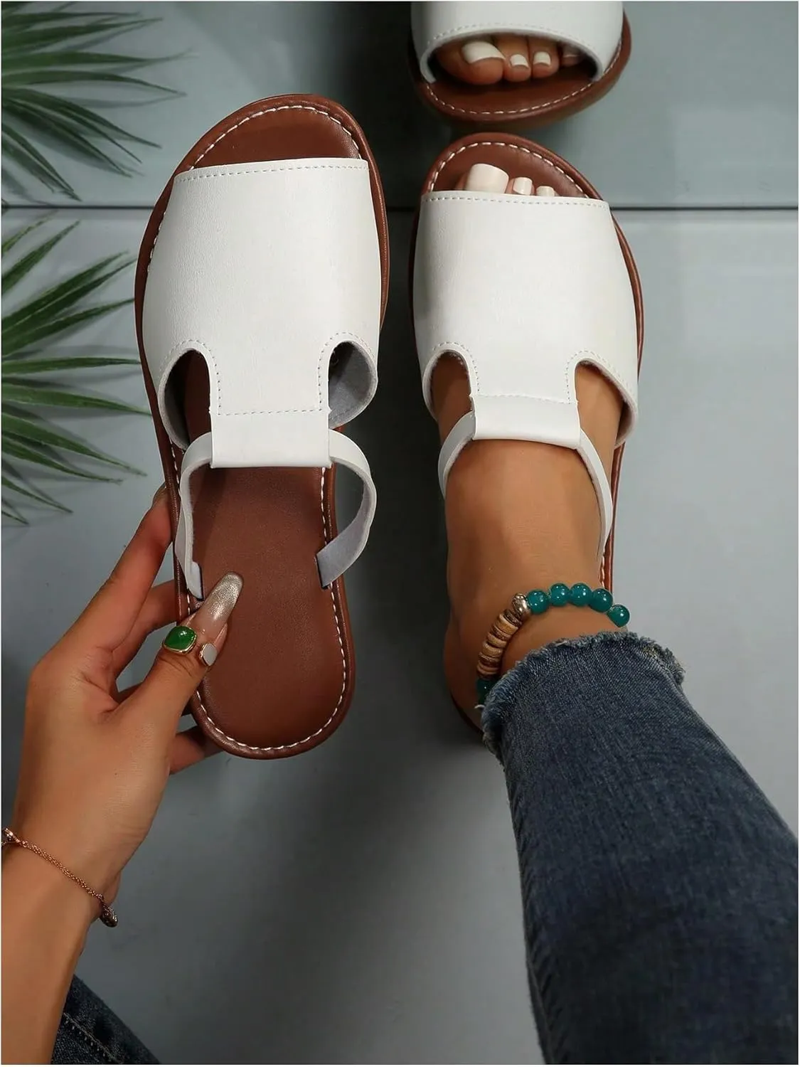 GORGLITTER Women's Cut Out Wide Band Flat Sandals Open Toe Casual Shoes Slide Slippers