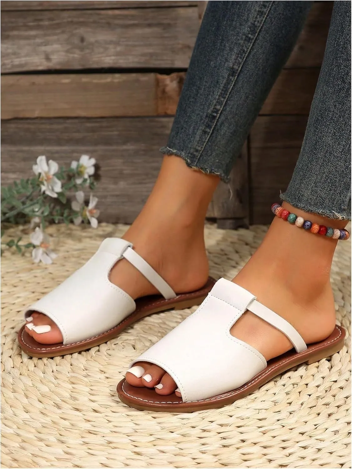 GORGLITTER Women's Cut Out Wide Band Flat Sandals Open Toe Casual Shoes Slide Slippers