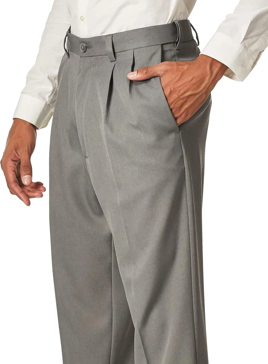 Haggar Men's Cool 18 Pro Classic Fit Pleat Front Dress Casual Stretch Golf Pant (Regular and Big & Tall Sizes)