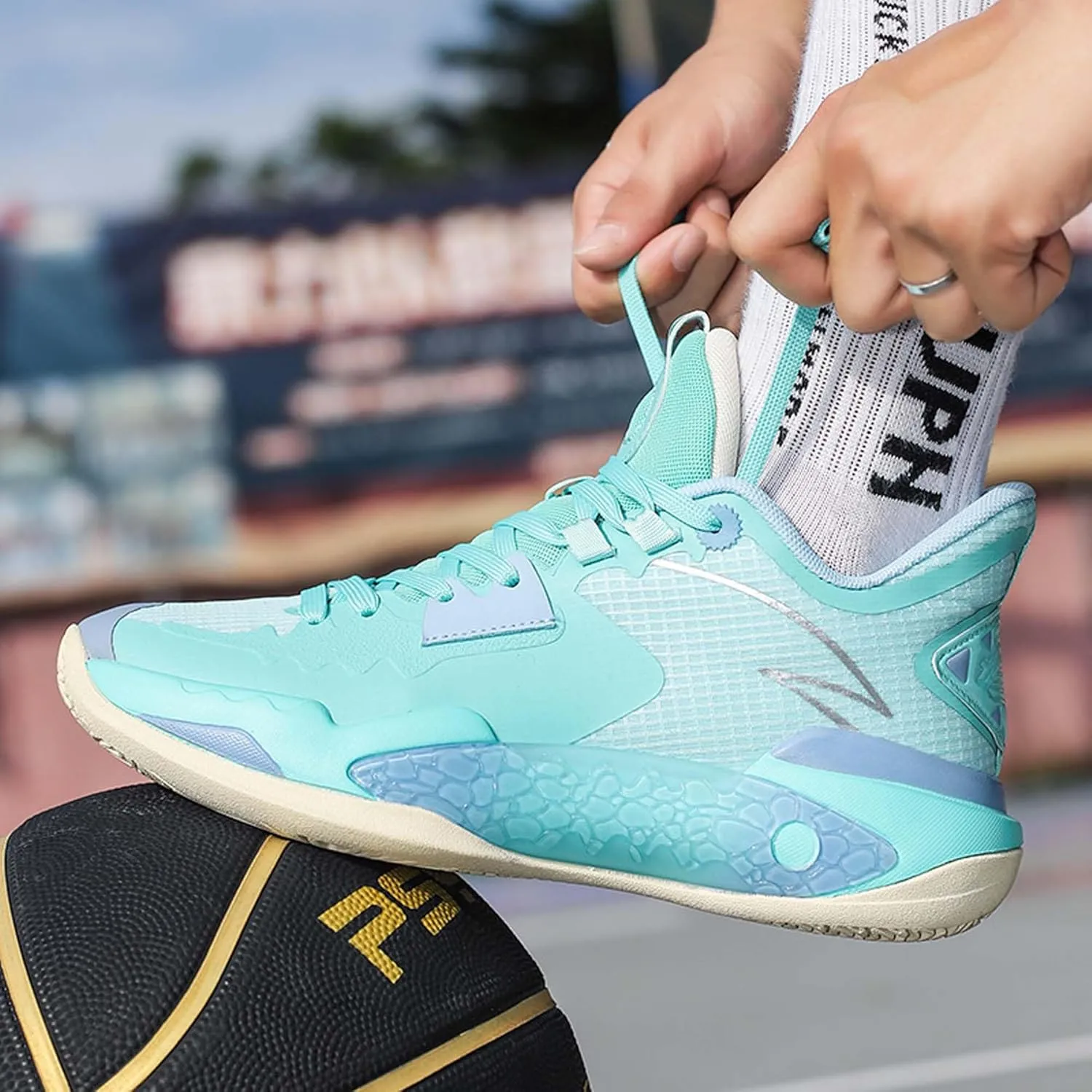 Men's Basketball Shoes Outdoor Running Shoes Breathable Anti-Slip Rebound Fitness Shoes Classic Sneakers