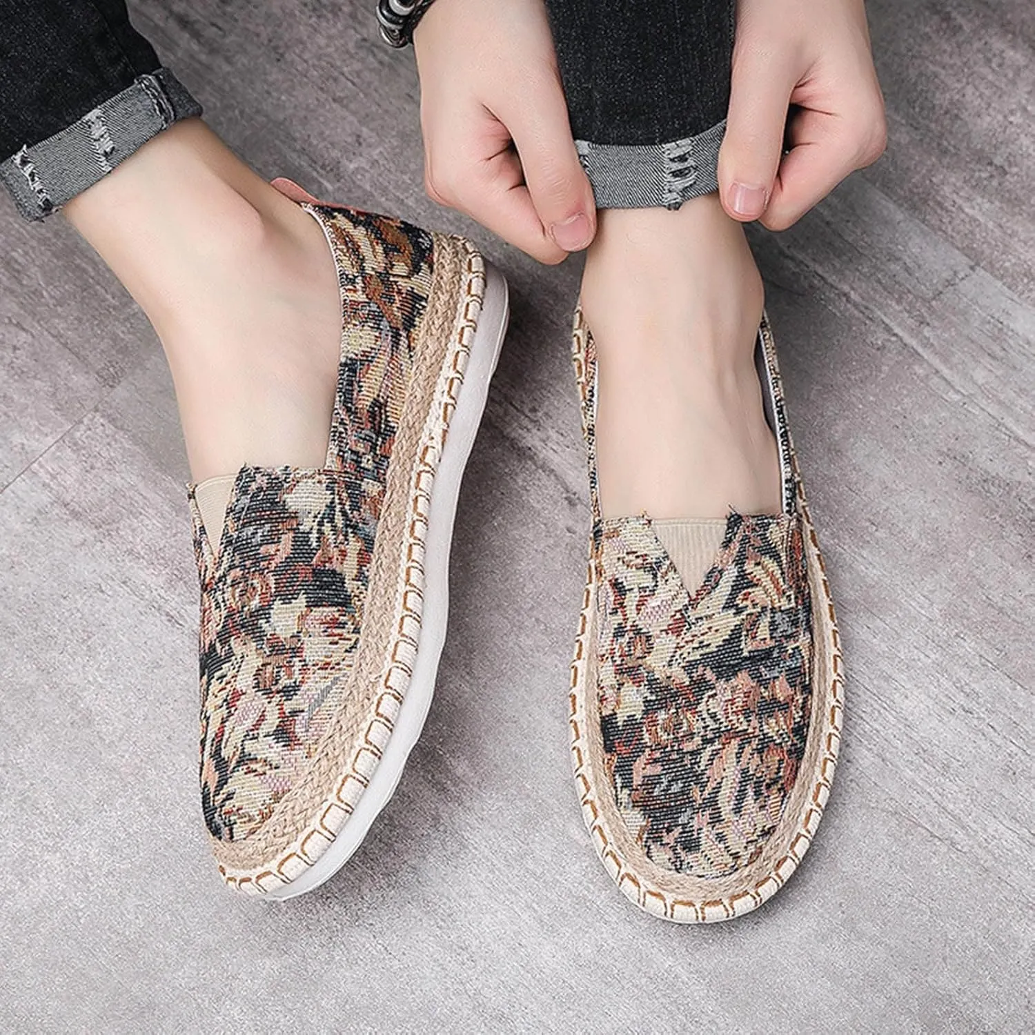 New Men's Shoes One Footed Lazy Man Casual Fisherman Shoes Embroidered Floral Casual Cloth Shoes Mens Wide Shoes Casual