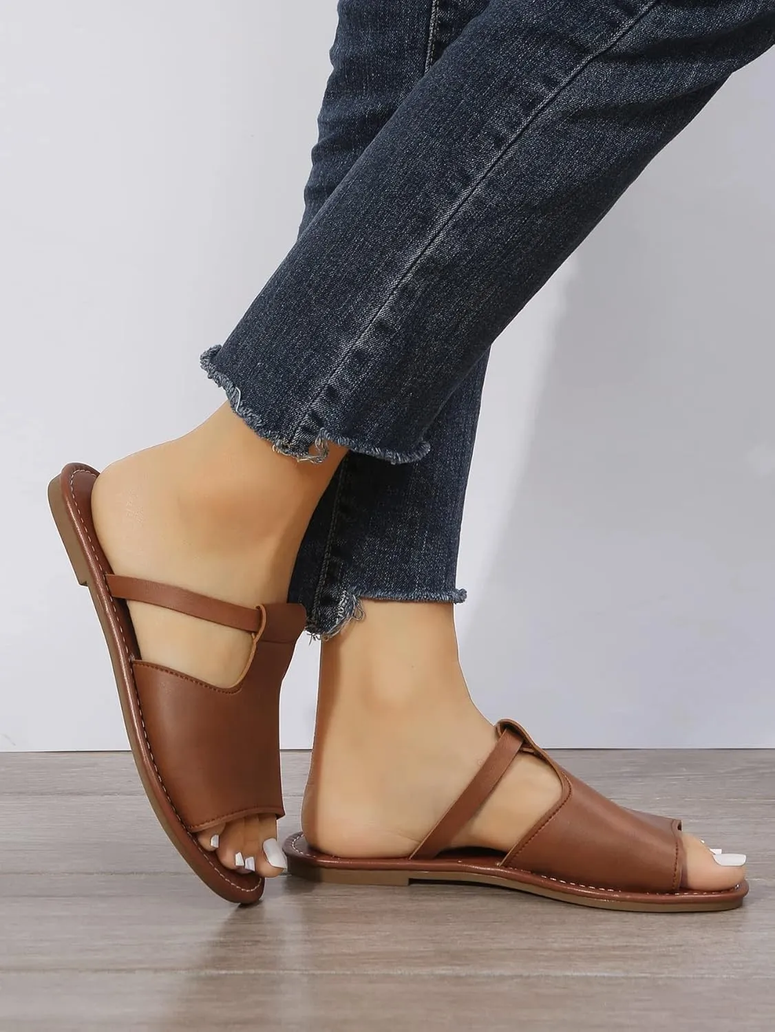 OYOANGLE Women's Cut Out Single Banded Open Toe Flats Sandals Solid Lightweight Outdoor Slides Sandals