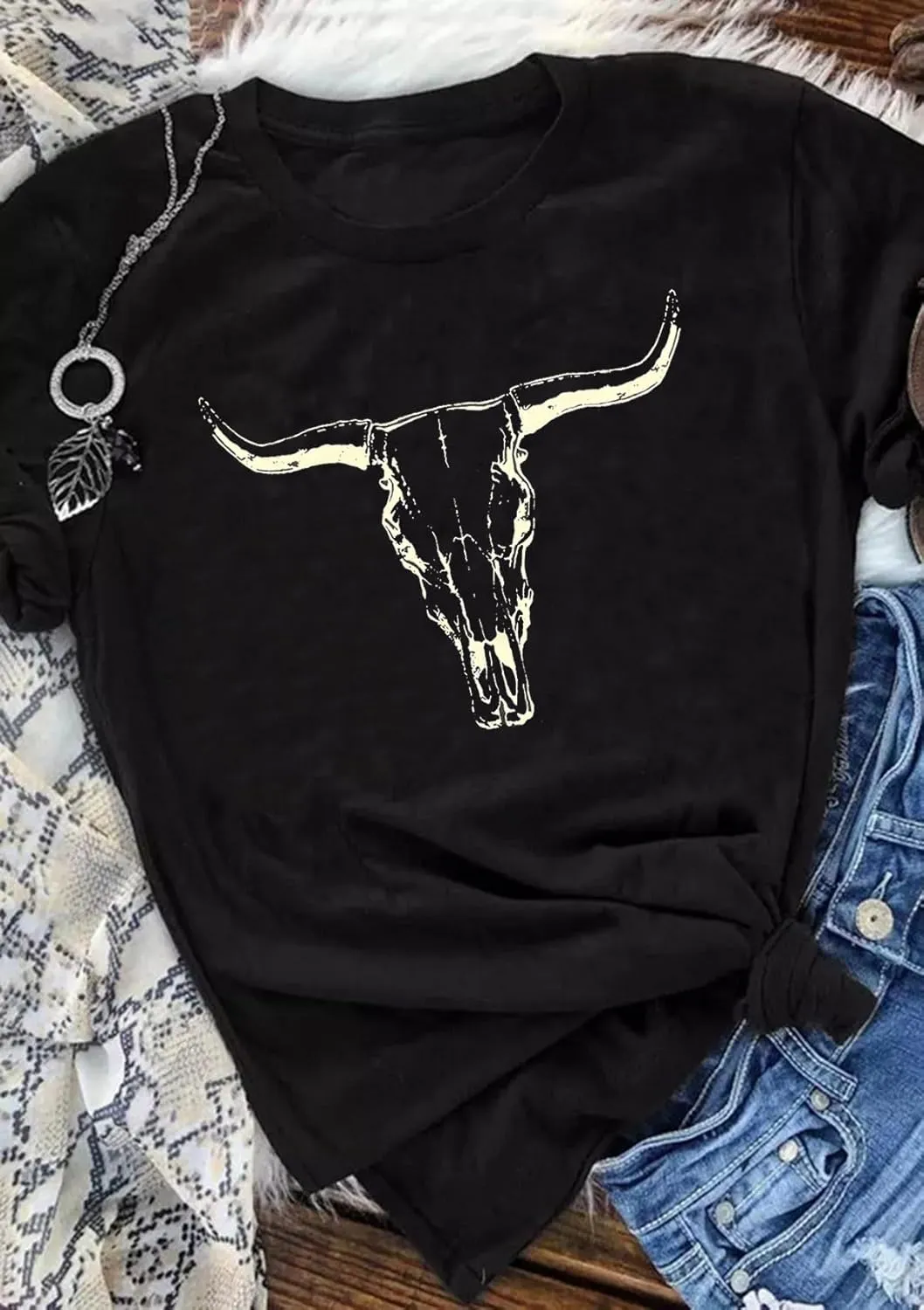 Rock Band T-Shirt Women Country Music Shirt Tops Vintage Graphic Tees Shirts Retro Steer Western Rodeo Tshirt