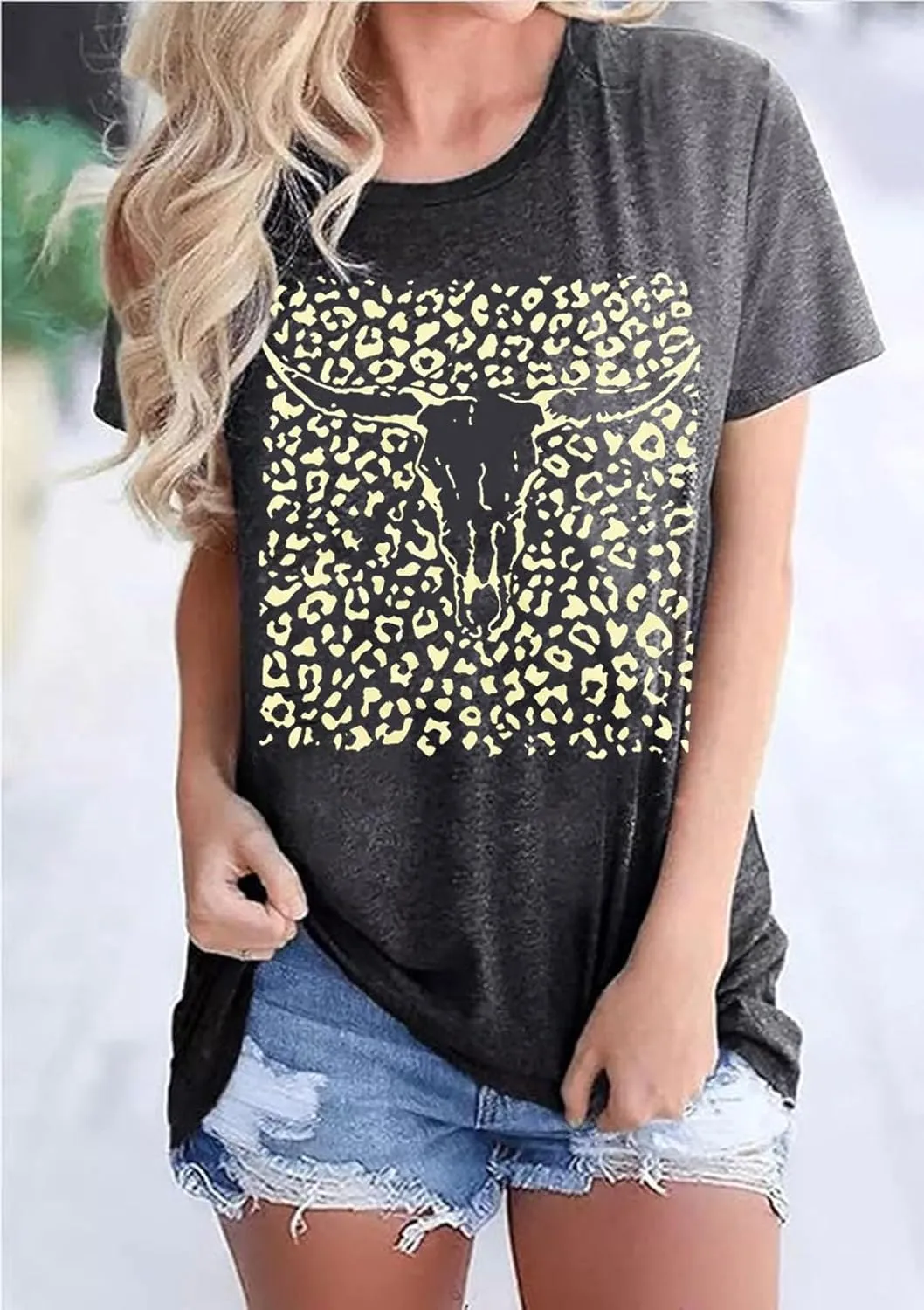 Rock Band T-Shirt Women Country Music Shirt Tops Vintage Graphic Tees Shirts Retro Steer Western Rodeo Tshirt