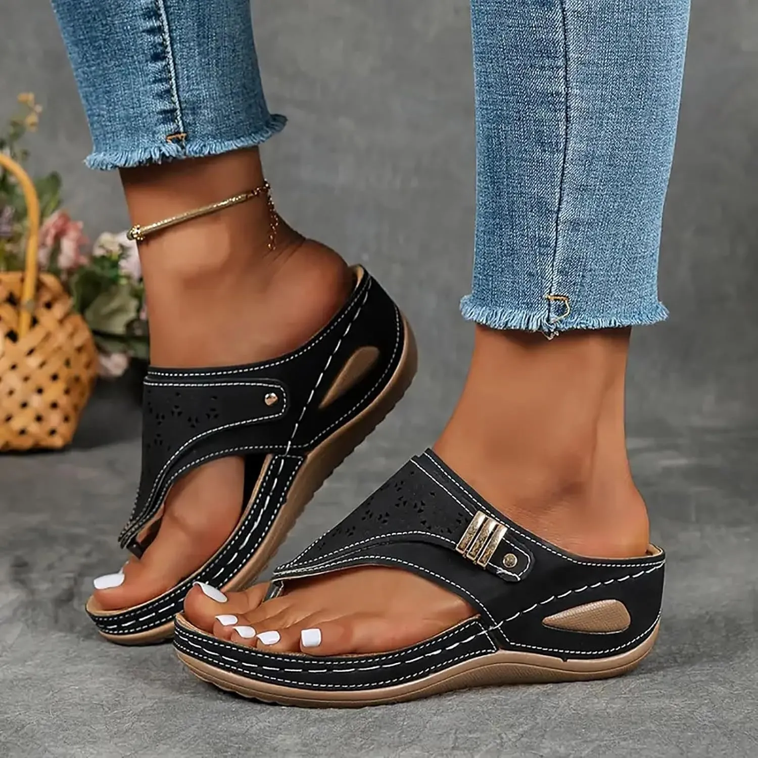 Women's Breathable Mesh Sports Sandals,Mesh Comfort Durable Non Slip Sole Casual Versatile Open Toe Beach Slides with Low Platform Heel Casual Beach Slides for Summer Comfort