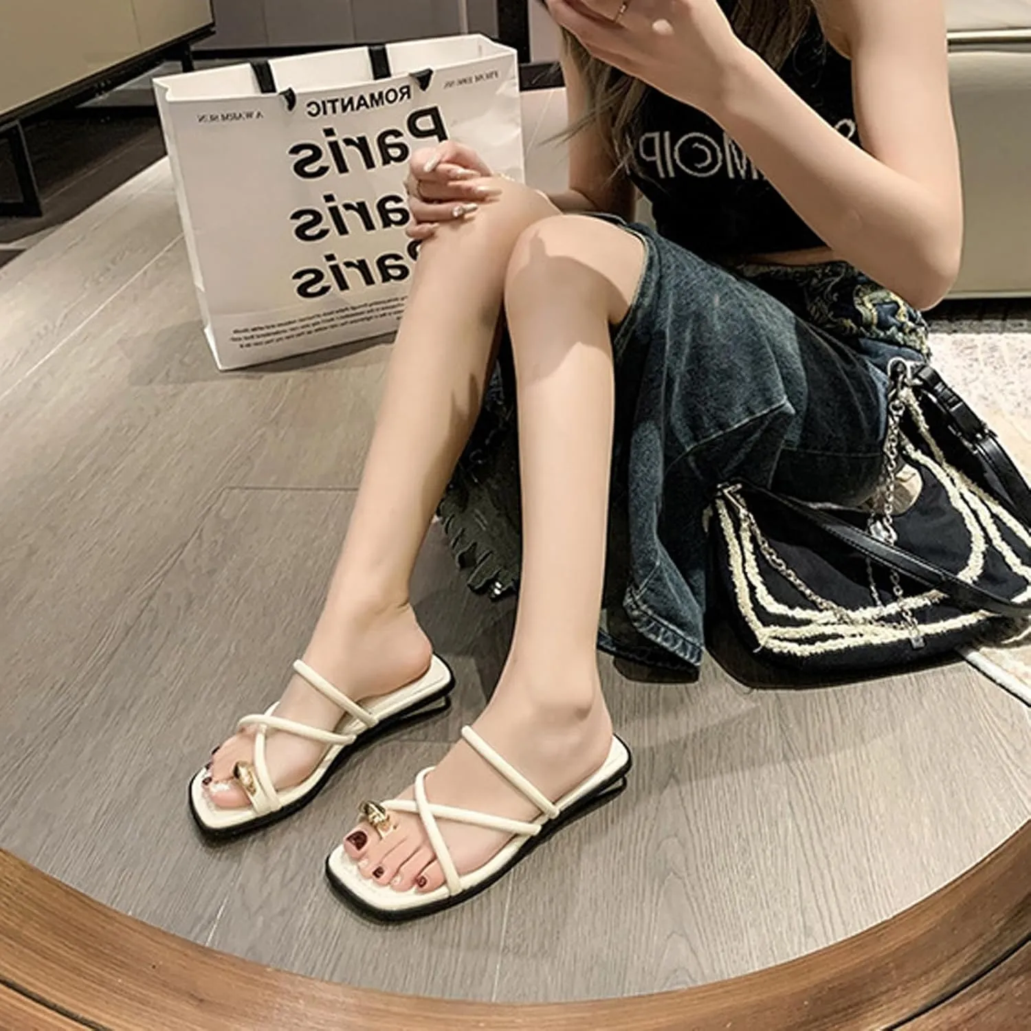 Women's Fashion Leather Strappy Metal Decoration Toe Ring Slippers Square Open Toe Slip-On Flat Clip Toe Sandals Slides Summer Casual Beach Walking Slides